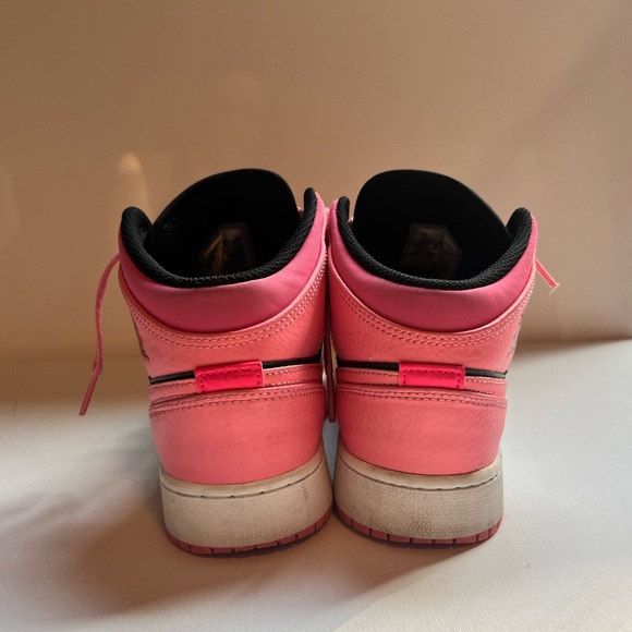 Air Jordan 1 Mid Black and Pink - Picture 2 of 8